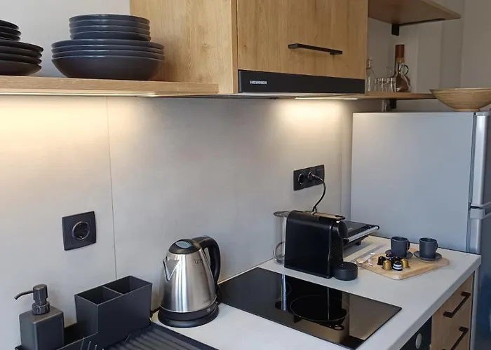 Nisaki & Aparthotel Méthana