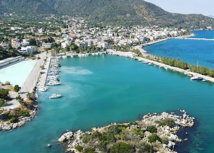 Aparthotel Nisaki & 3*