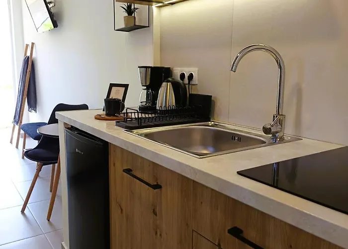 Aparthotel Nisaki & 3*